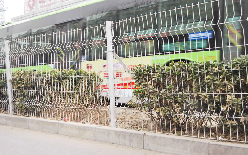 公路护栏网使用案例